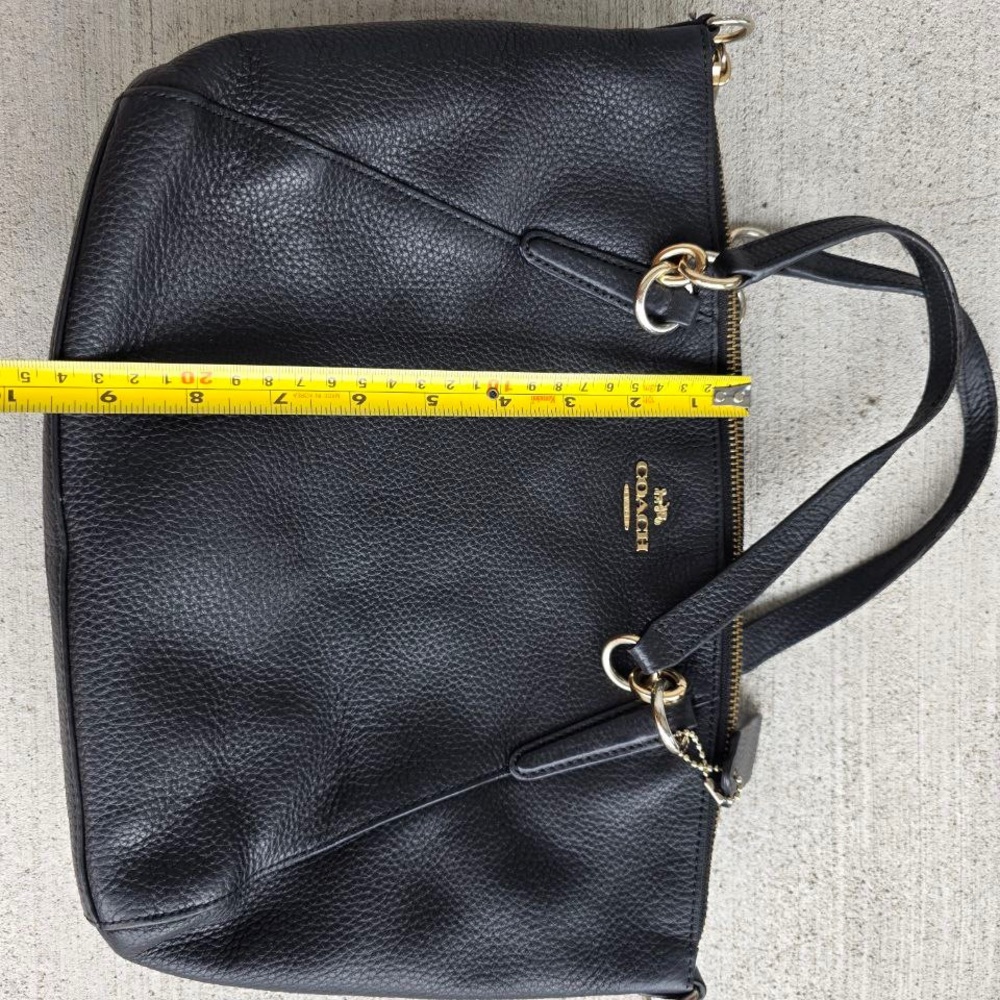 👜 Coach F28993 Pebbled Leather Zip Top Tote Bag Black Gold Hardware - Picture 10 of 10